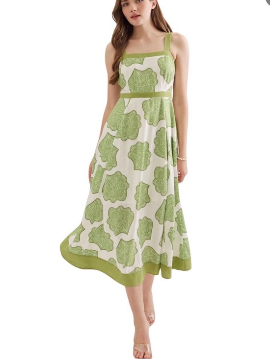 entro Dresses & Skirts - New Sage Green & Cream Coastal Seashell Print Midi Dress